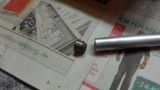Auch neues Werkzeug habe ich mir gemacht. Ein Alurohr mit einem Innendurchmesser von 10mm (etwas aufgebohrt auf schätzungsweise 10,3mm) passt exakt um die Ringfeder und auf den äußeren harten Rand der Schaftdichtungen.